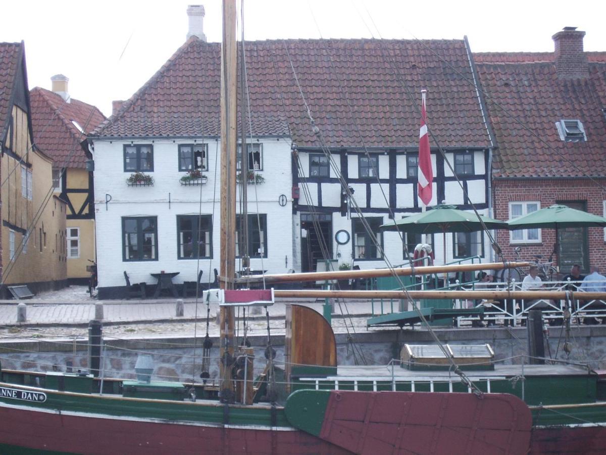 Restaurant Saelhunden Bed & Breakfast Ribe Eksteriør bilde